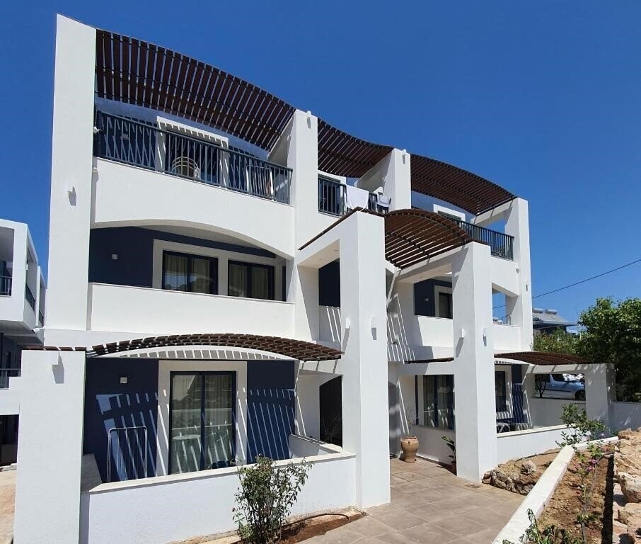 Отель Eleni Beach Hotel 3*