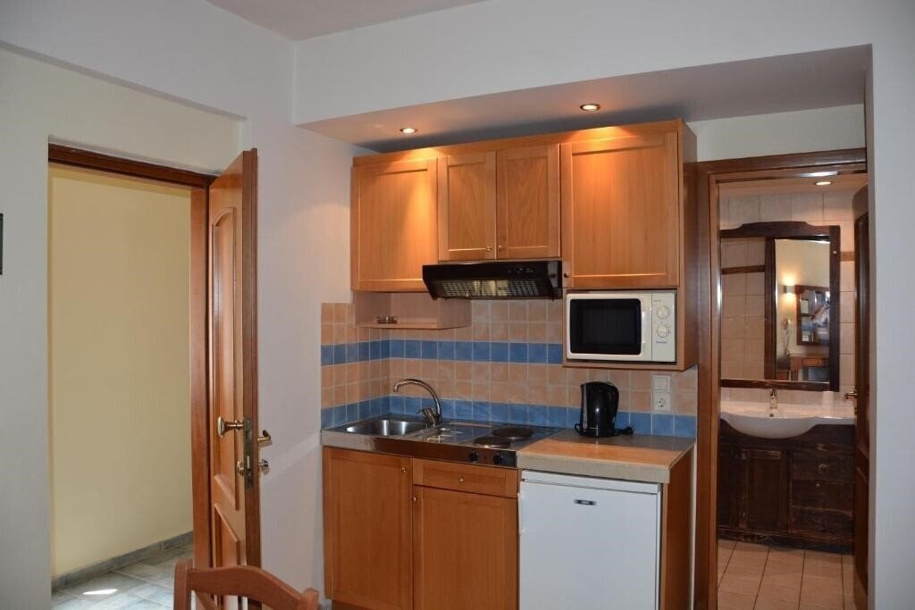 Территория Eleni Beach Hotel 3*