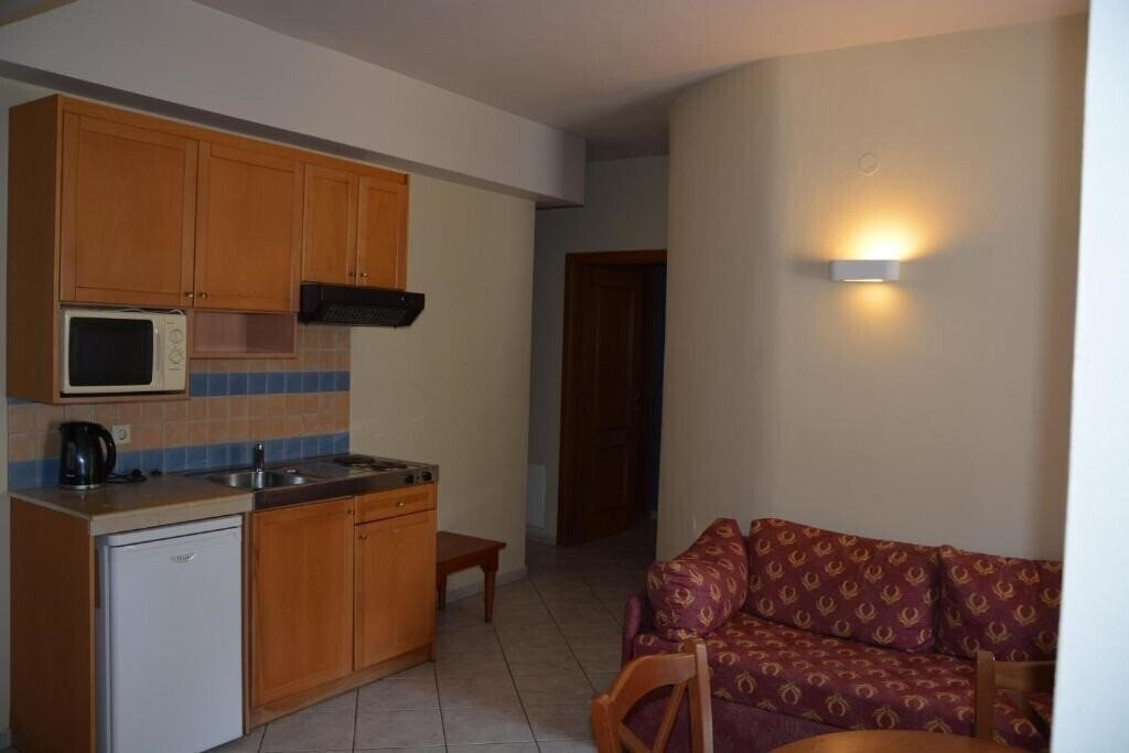 Апартаменты Eleni Beach Hotel 3*