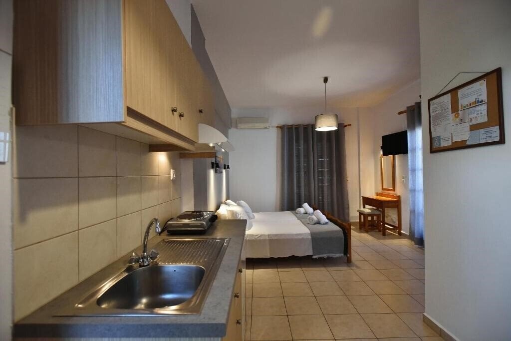 Фотографія Marie Evans Hotel Apt (ex. Mari-Evans Apts) 3*