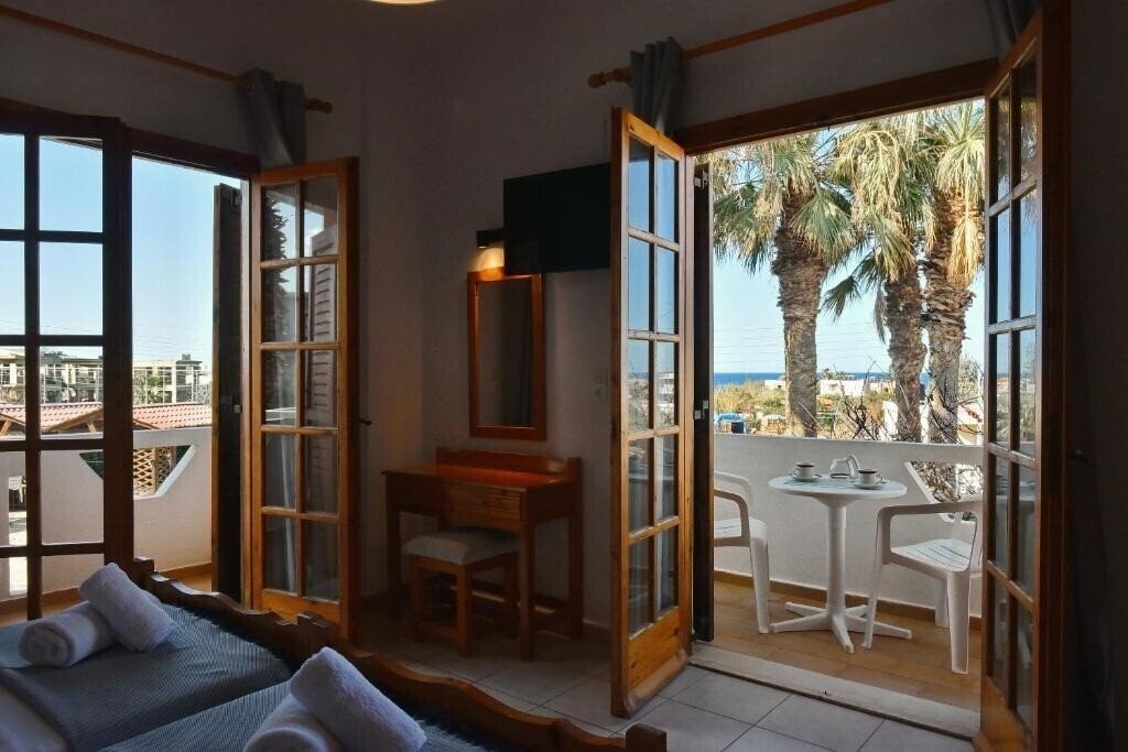 Картинка Marie Evans Hotel Apt (ex. Mari-Evans Apts) 3*