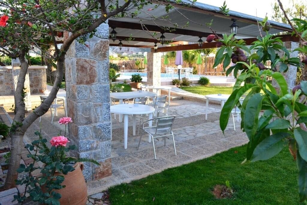 Апартаменты Altis Hotel 2*