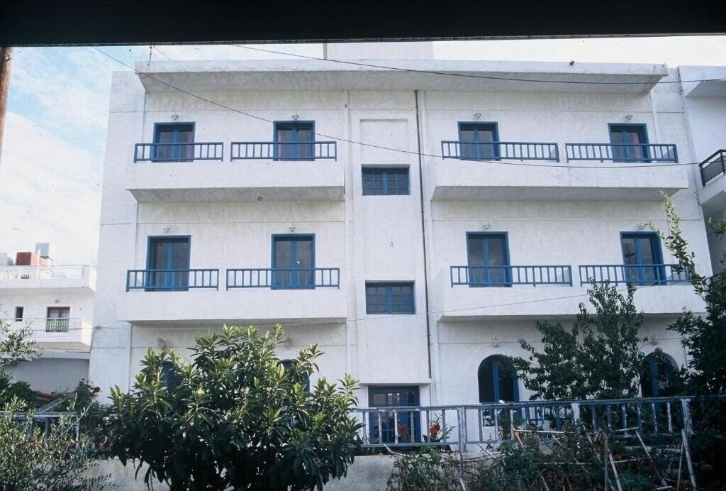 Апартаменты Friday Hotel 2*