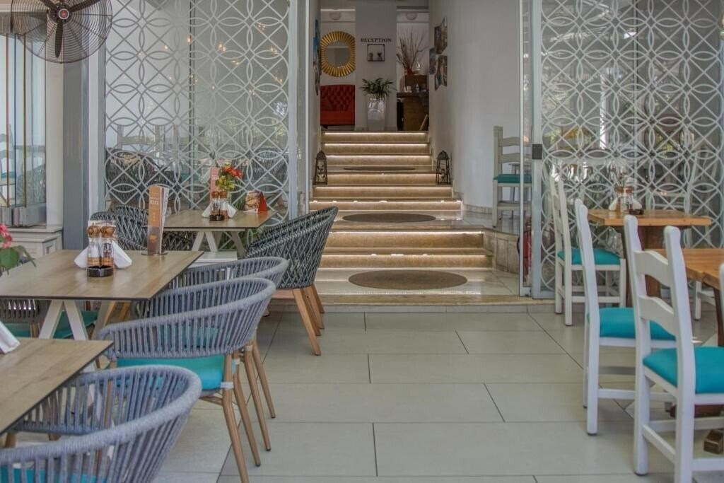 Територія Camelot Royal Beds 2*