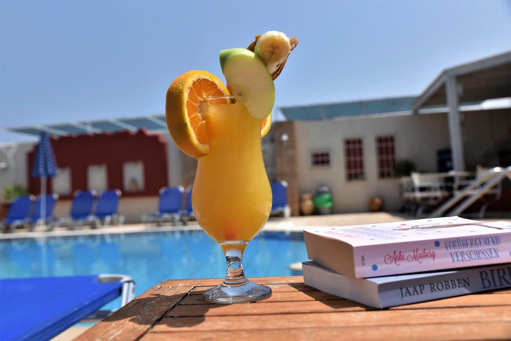 Территория Golden Bay Studios 3*