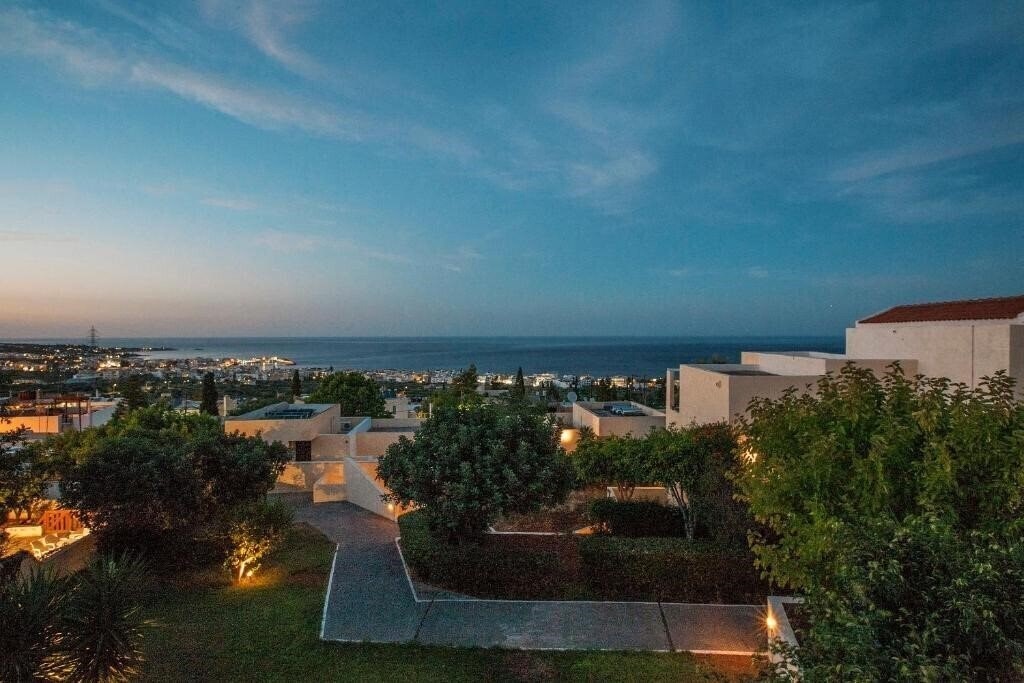 Панорама Sundance Apartments & Suites 4*