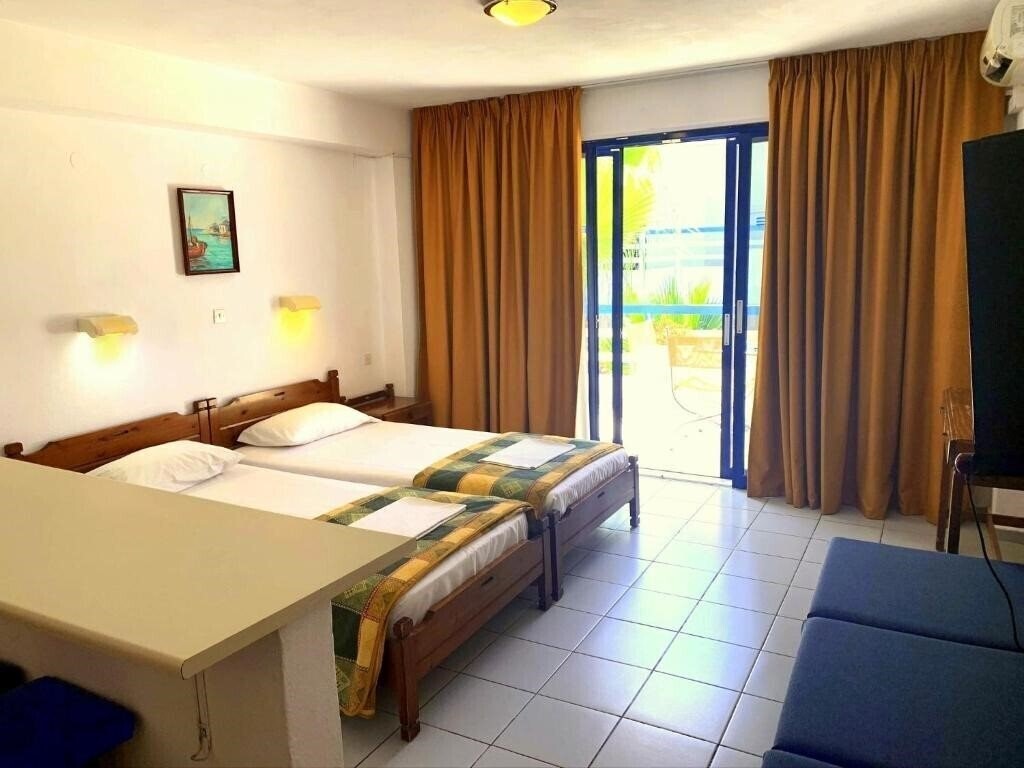 Вид Kassavetis Center Studios & Hotel Apartments 2*