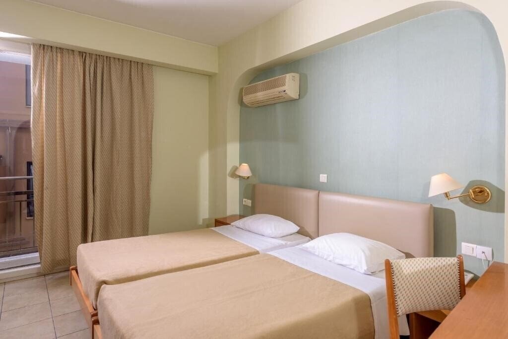 Территория El Greco Hotel Heraklion 2*