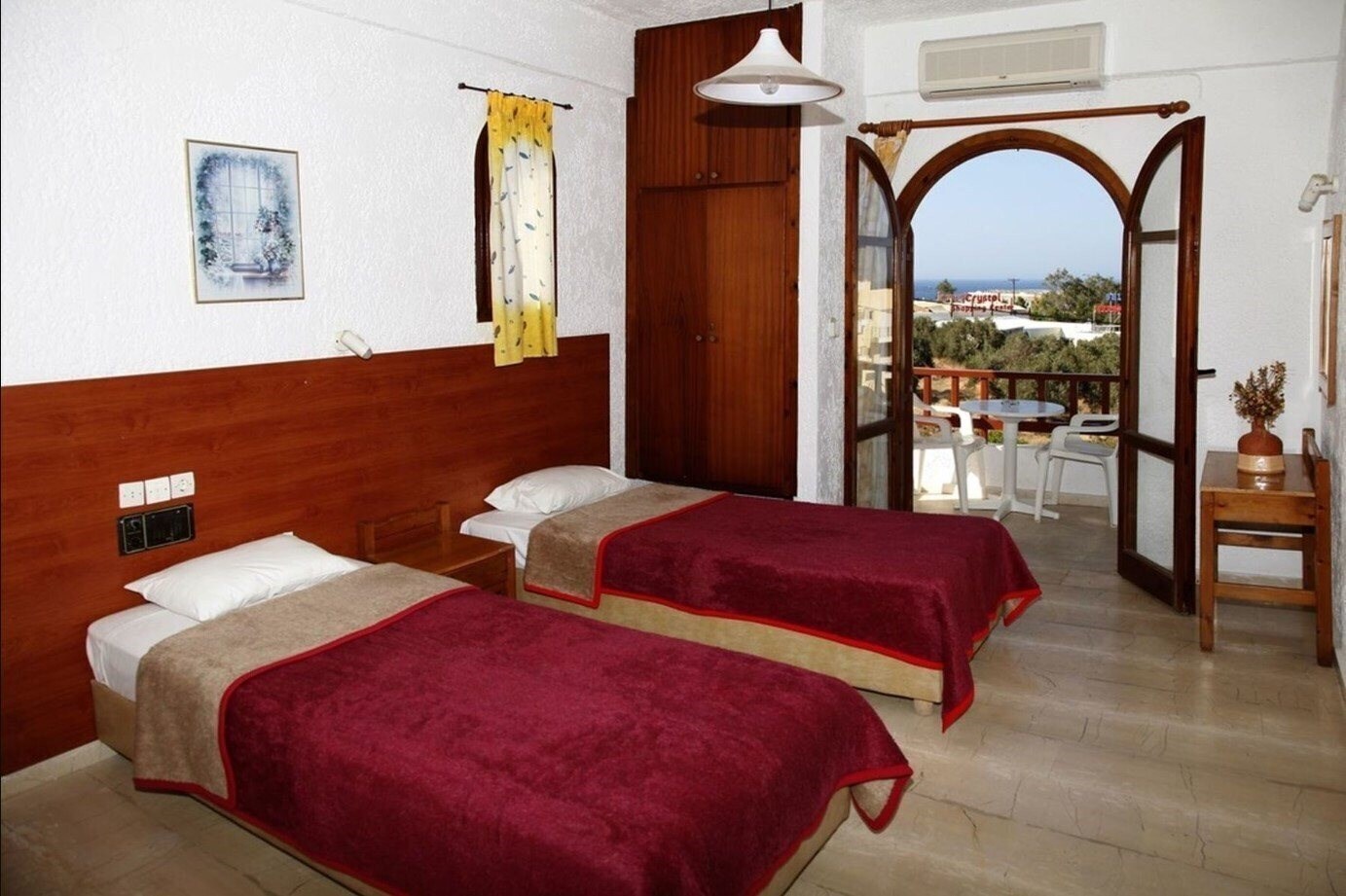 Апартаменти Krits Hotel 3*