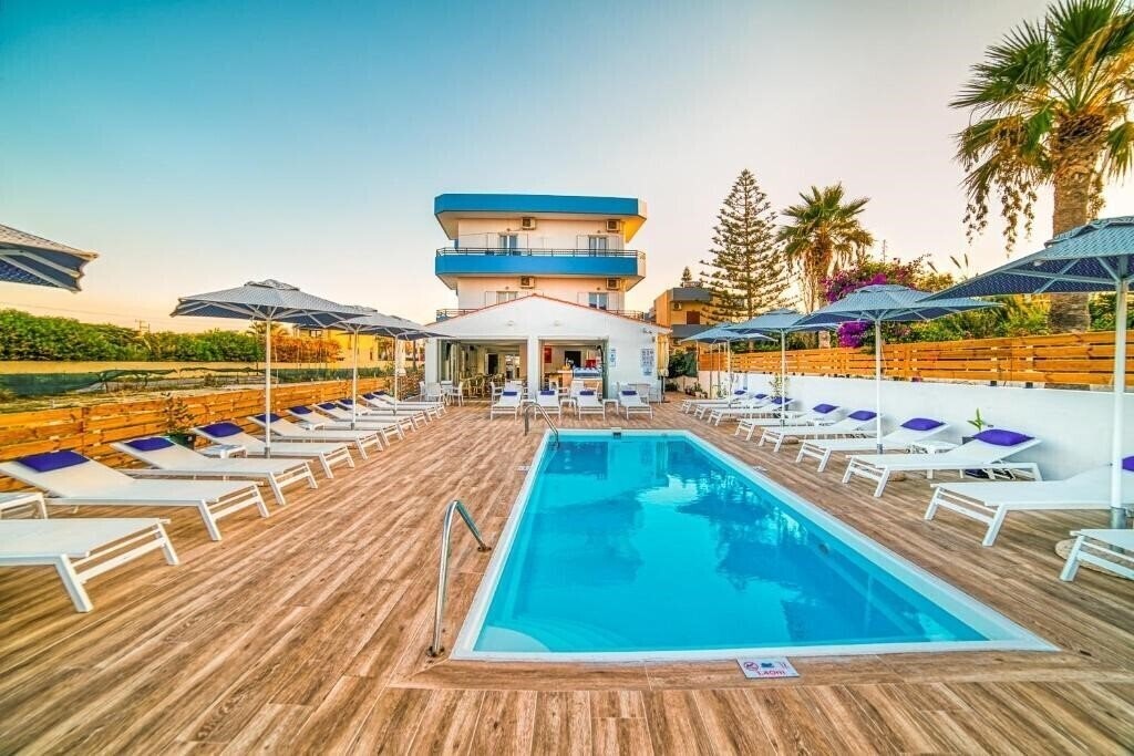 Панорама Emi Apartments 2*