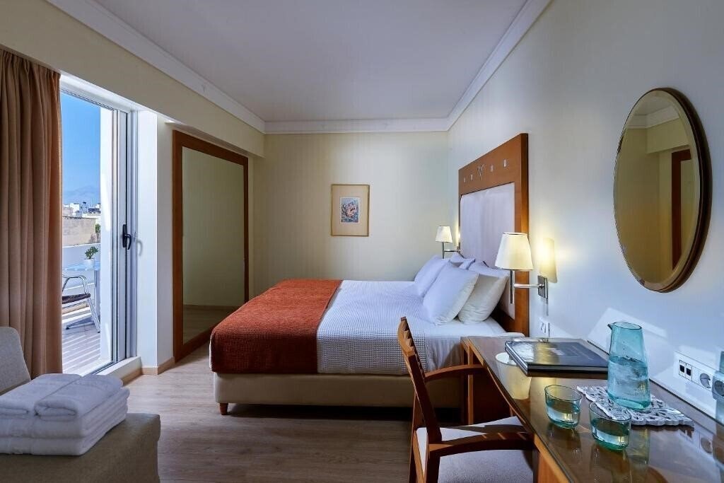 Территория Atrion Hotel Heraklion 3*