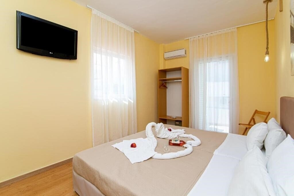 Панорама Triton Hotel 3*