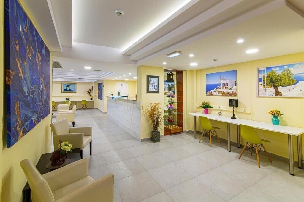 Территория Triton Hotel 3*