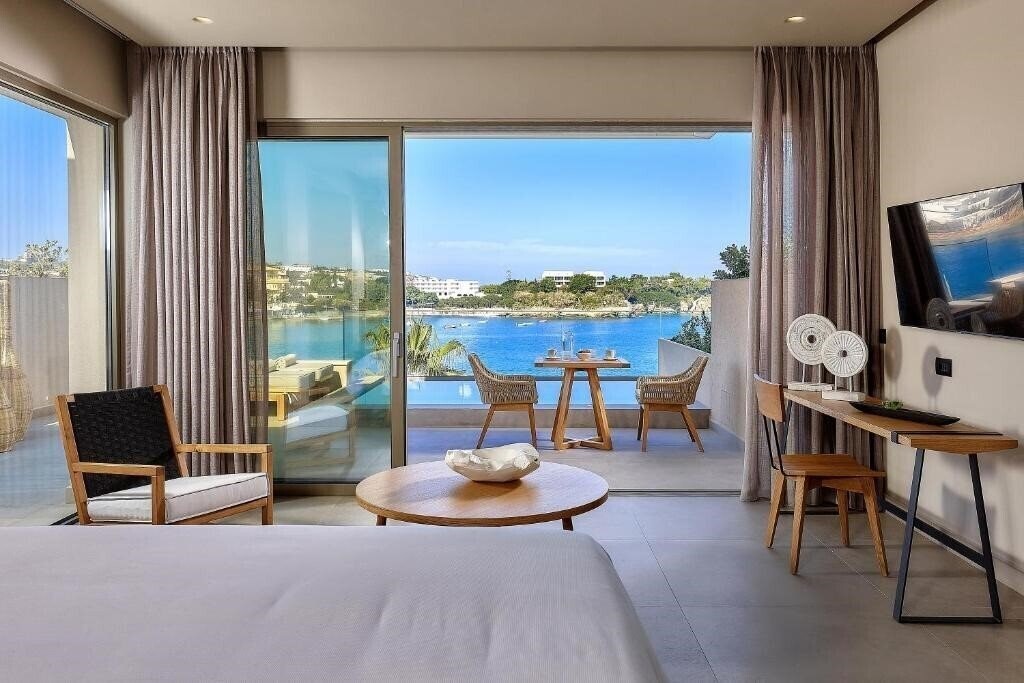 Апартаменты Castello Infinity Suites 5*