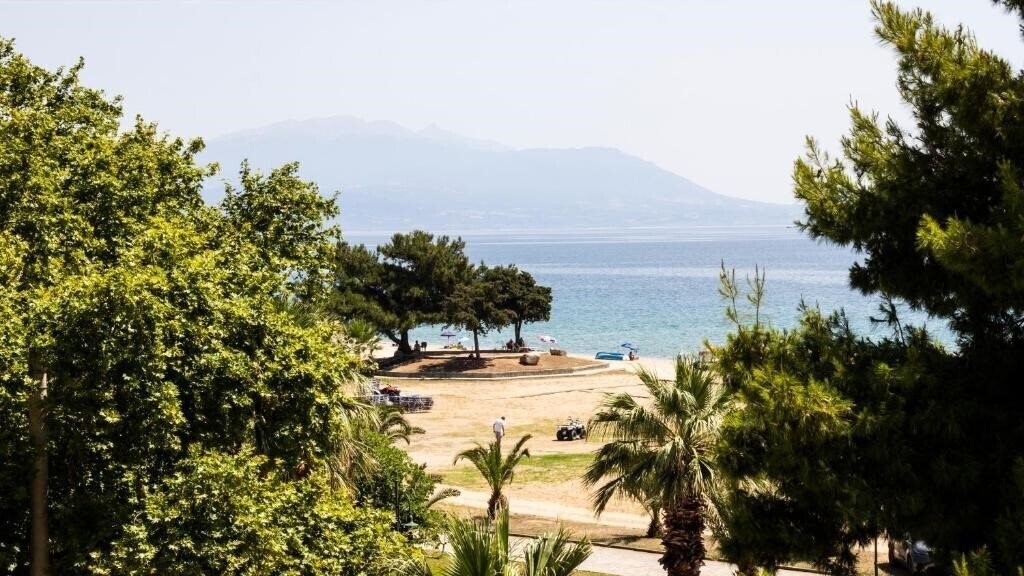 Вид Evilion Hotel 2*