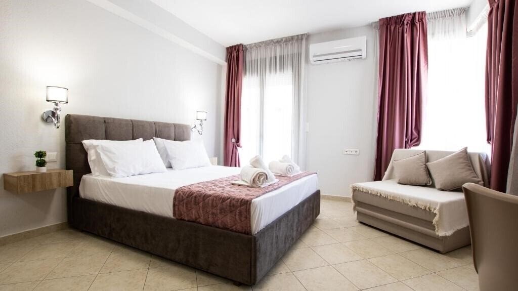 Территория Evilion Hotel 2*