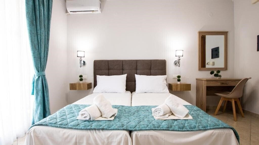 Панорама Evilion Hotel 2*