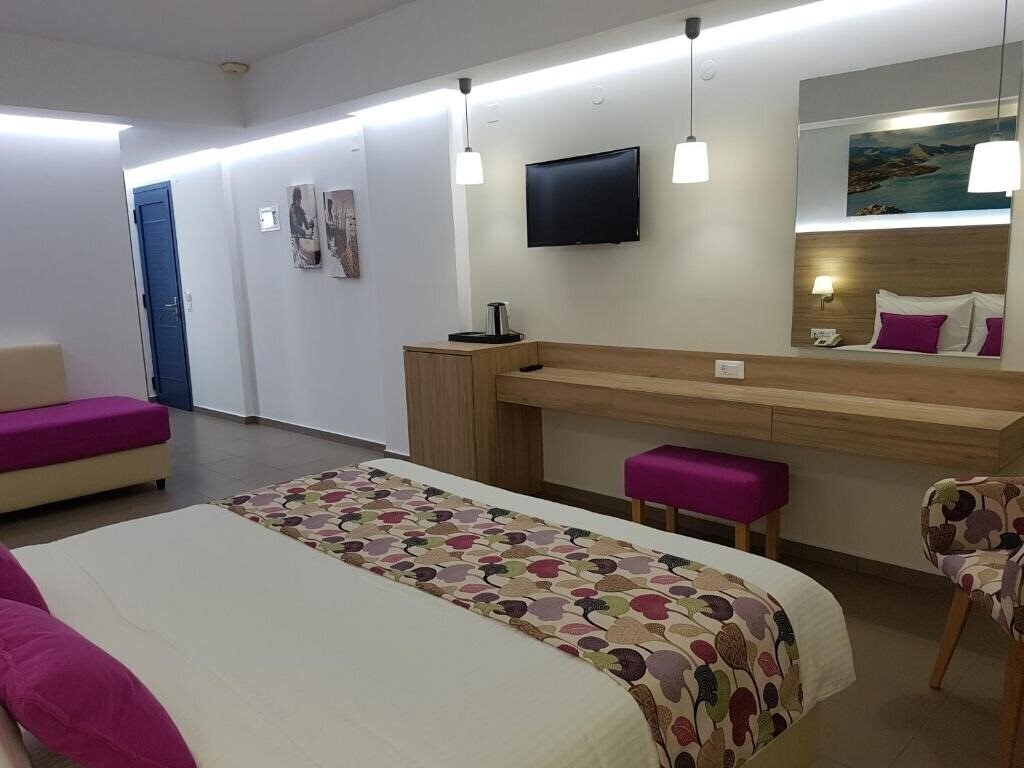 Панорама Astra Village Apartments & Suites 3*