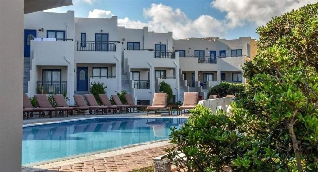 Панорама Yria Beach Hotel 4*