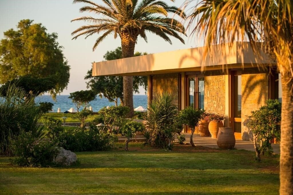 Апартаменти Kernos Beach 4*