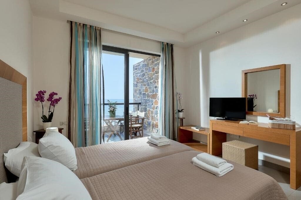 Апартаменти Creteco Hotel & Suites 4*