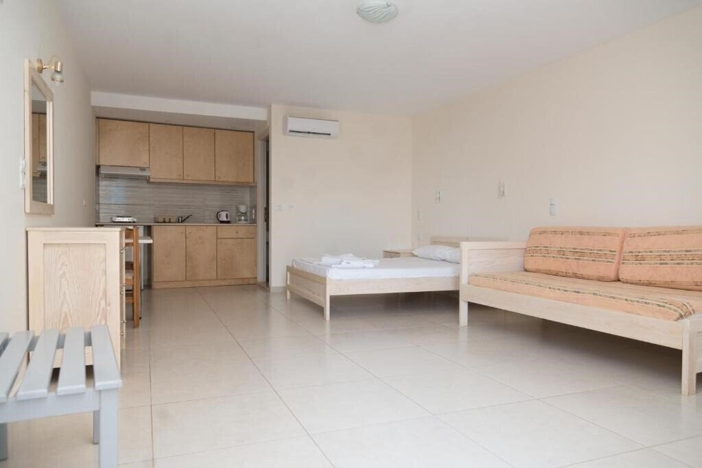 Апартаменти Sunset Studios & Apartments 4*