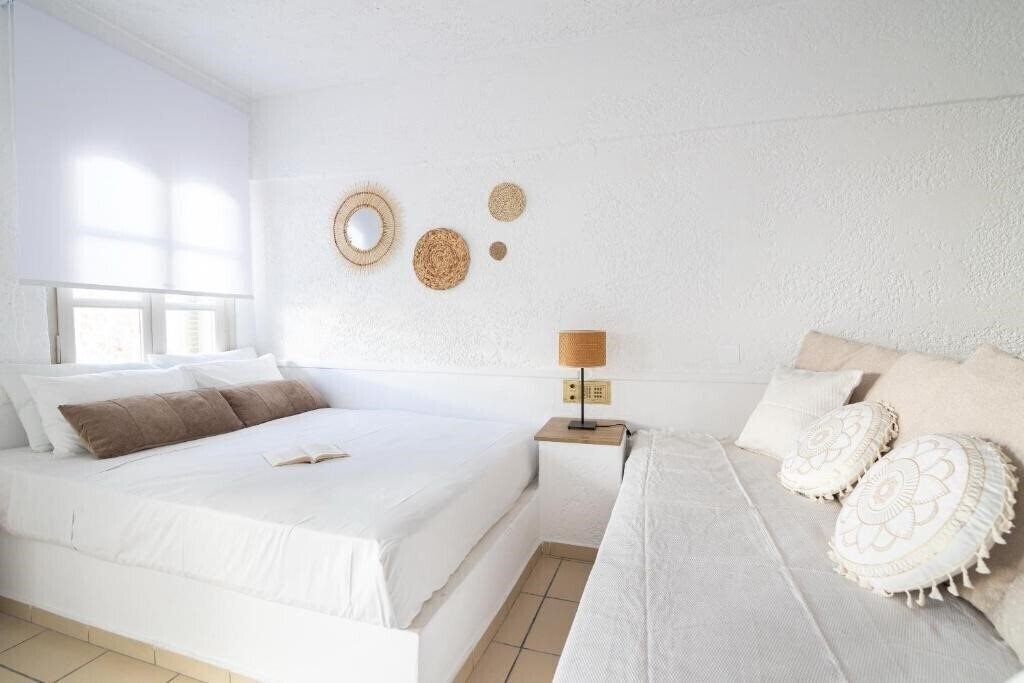 Вид Hesperia Apartments 3*