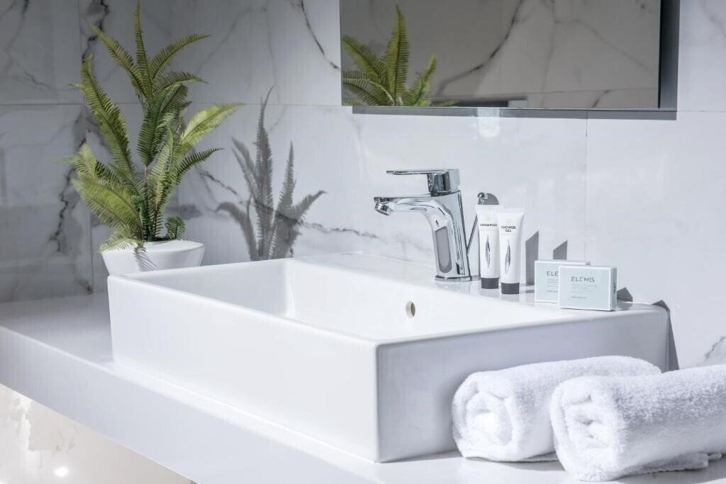 Вид Alexander House 4*