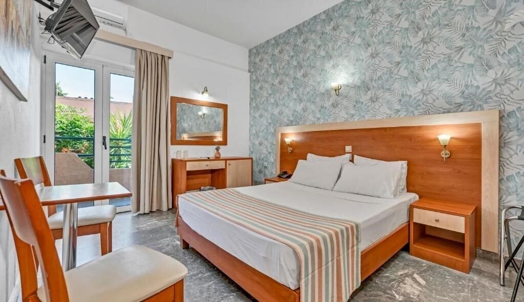 Апартаменты Erato Hotel 3*