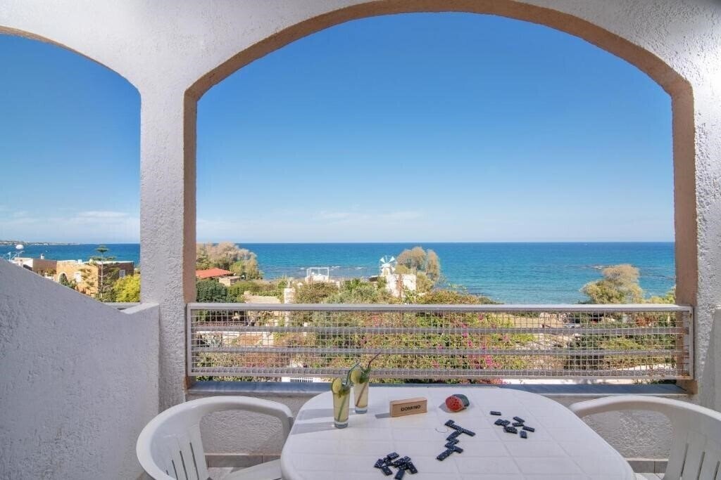 Панорама Iliostasi Beach Apts 3*