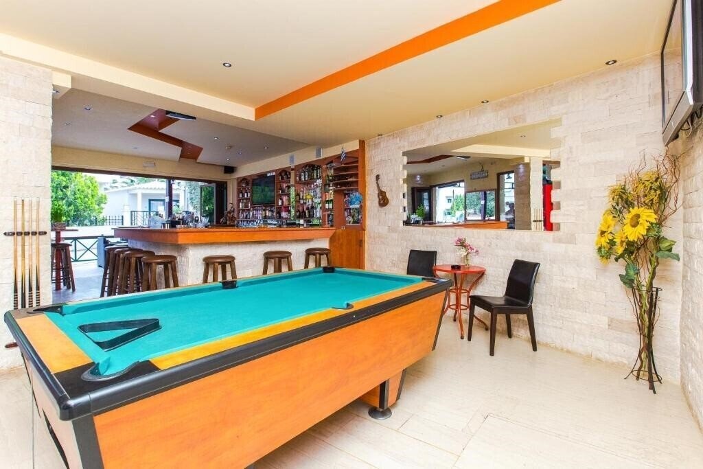 Вид Litsa Studios 2*