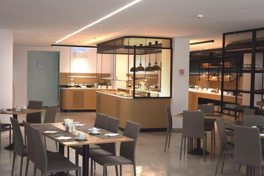 Апартаменты Capsis Astoria Hotel 4*