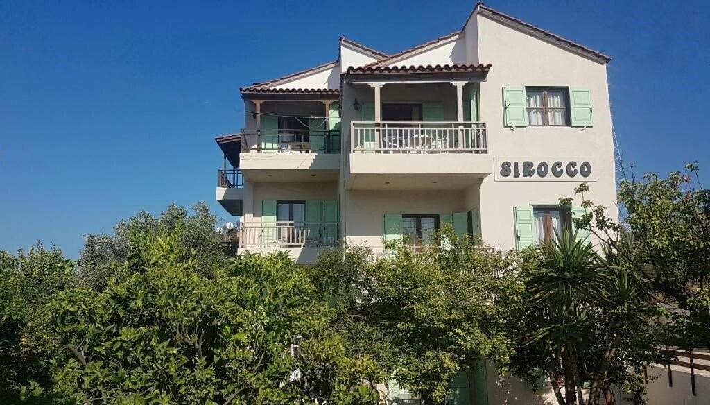 Територія Sirocco Hotel 2*