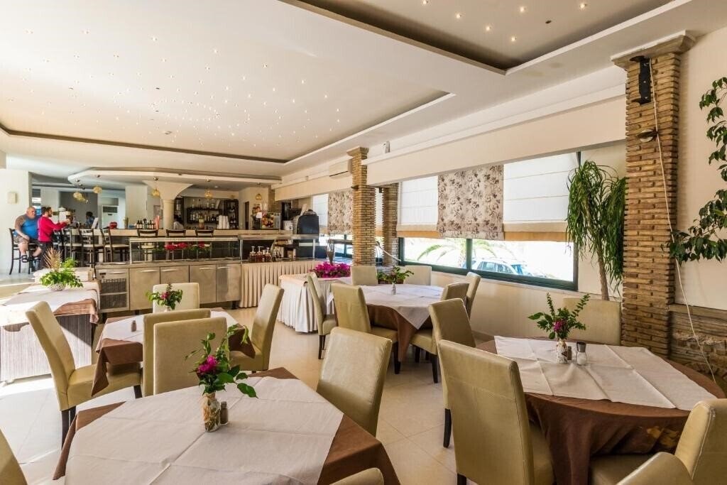 Картинка Zante Plaza Hotel & Apartments 3*