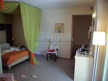 Вид Louros Beach Hotel & Spa 3*