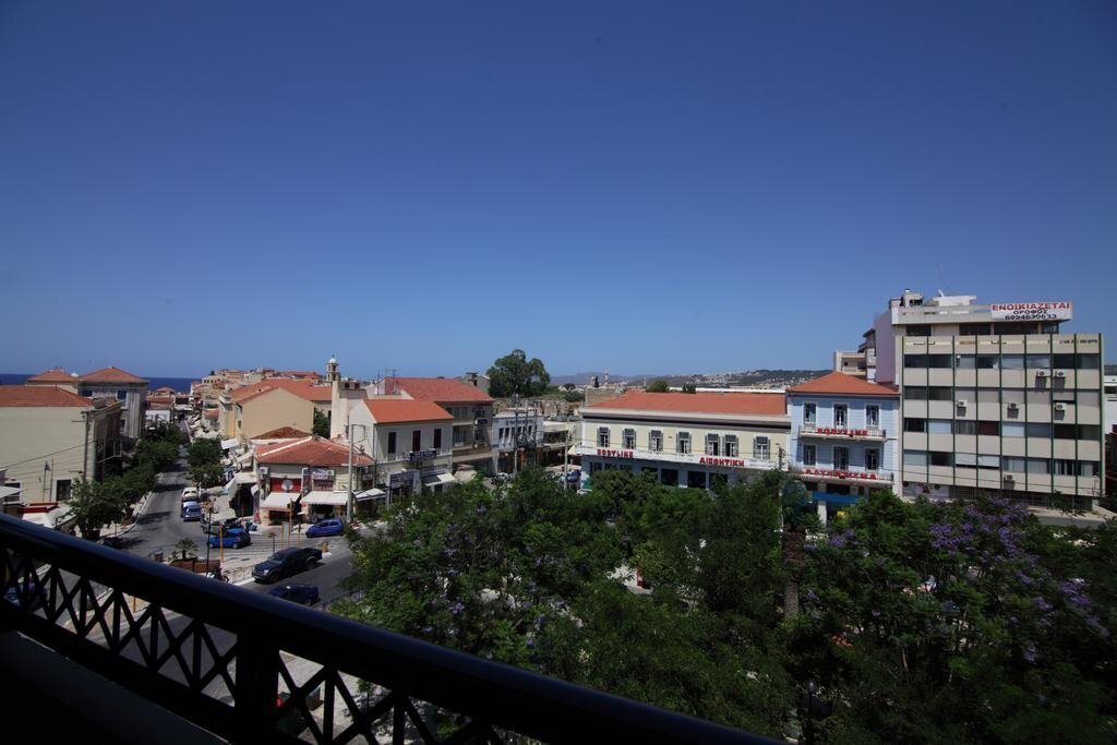 Территория Arkadia Hotel-Apartments 3*