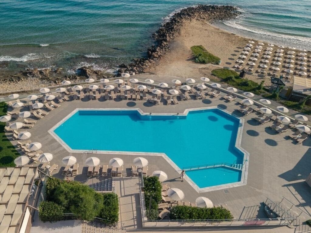 Отель Themis Beach 4*