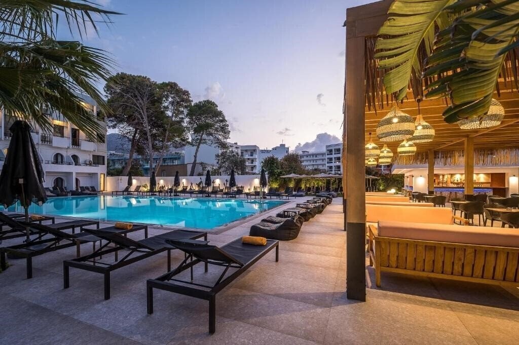 Территория Heronissos 4*