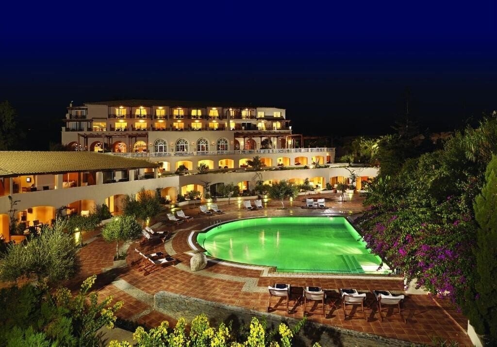 Территория Out Of The Blue Resort & SPA 5*