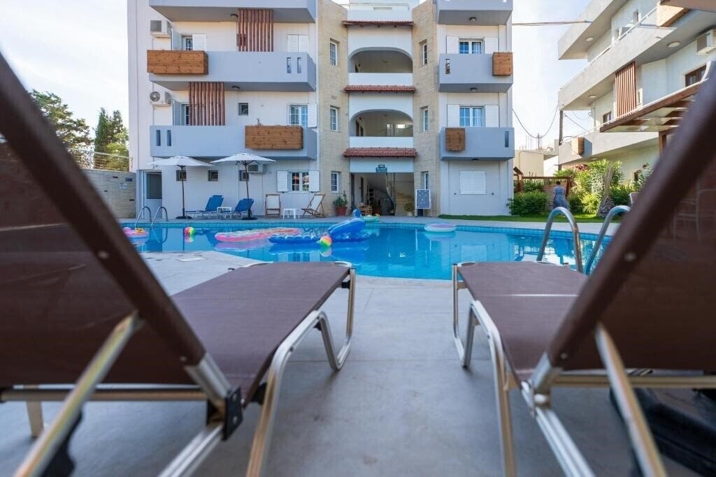 Панорама Dimitra Hotel & Apartments by Omilos Hotels Kokkini Hani 3*