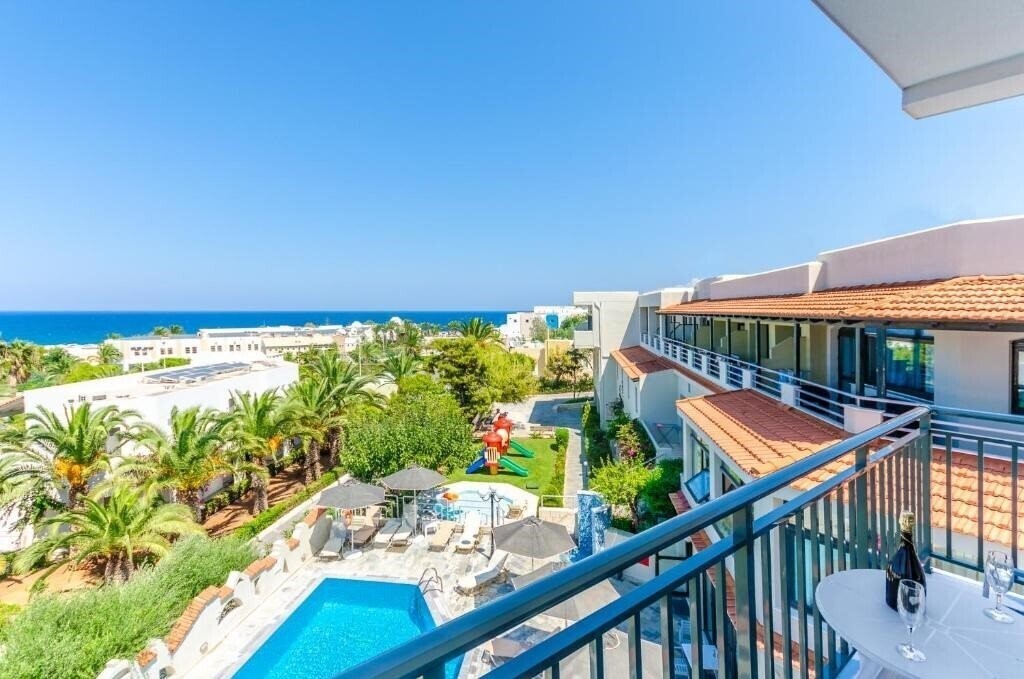 Отель Anna Maria Village 3*