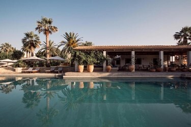 Отель Artemis Hotel Apartments 4*