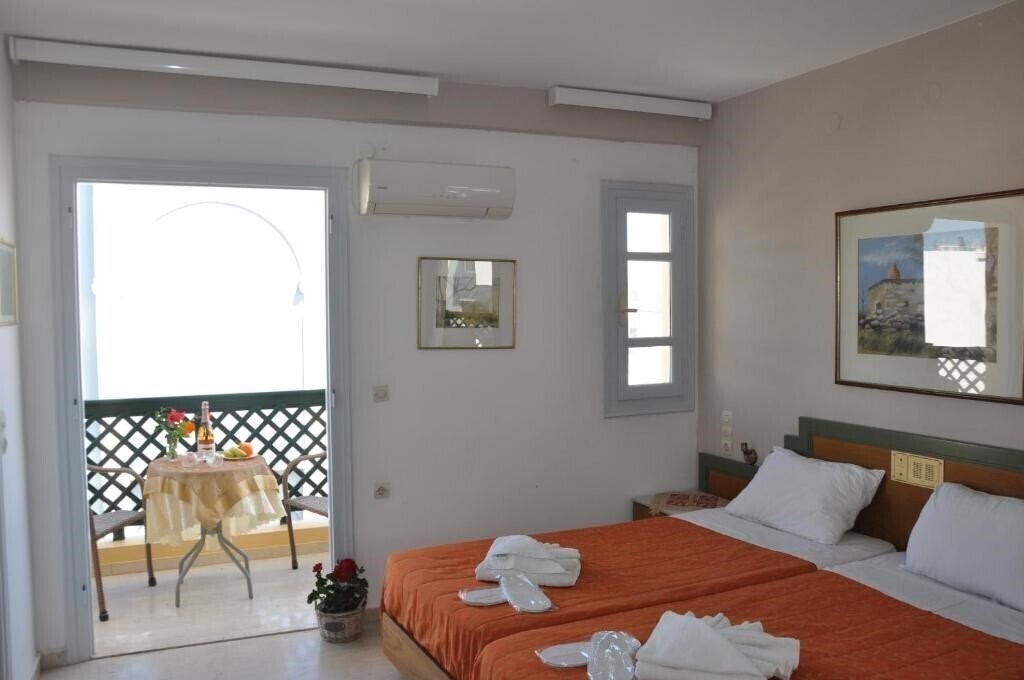 Апартаменты Helen Suites 3*