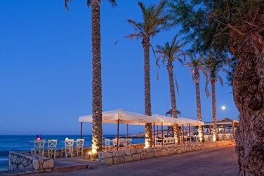 Отель Artemis Hotel Apartments 4*