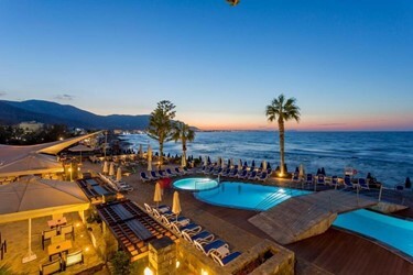 Отель Alexander House 4*