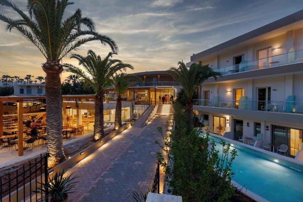 Панорама Malia Bay Beach Hotel & Bungalows 4*