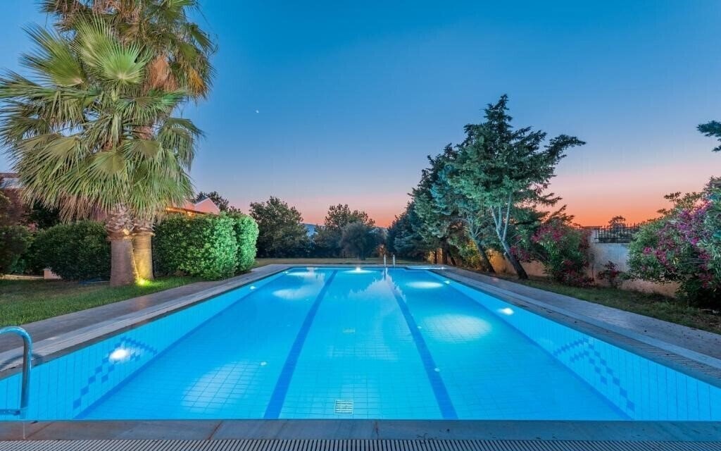 Апартаменти Leone Luxury Villas 4*