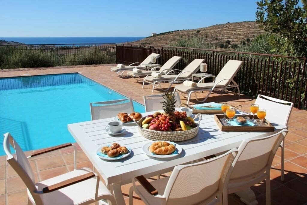 Отель Villa Phaestias 4*