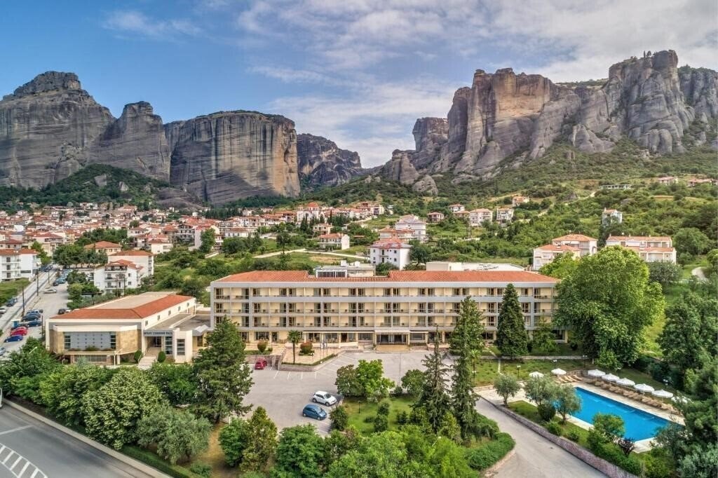 Отель Divani Meteora Hotel 4*