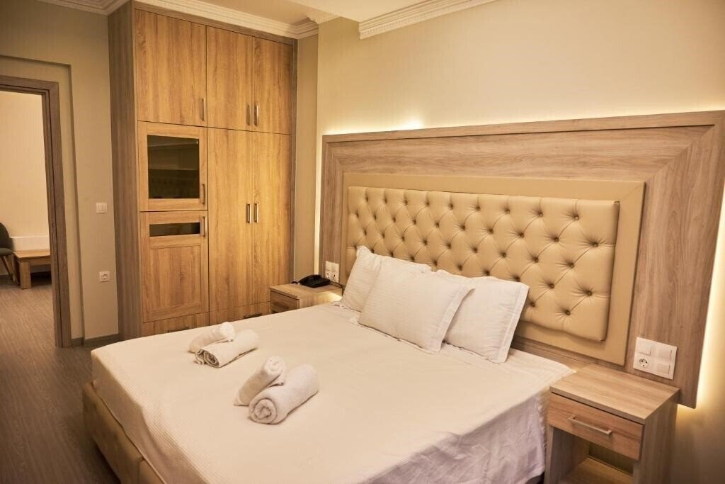 Панорама Famissi Eden Hotel 3*